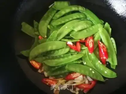 Make Garlic Dutch beans step 4