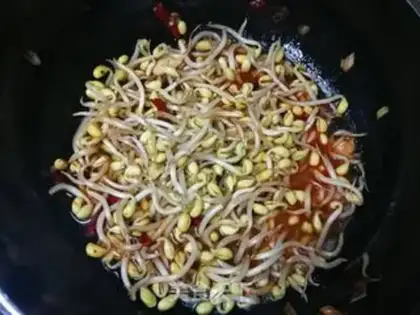 Make Soybean sprouts and potatoes step 6
