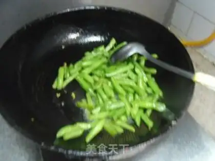 Make Scrambled beans step 4