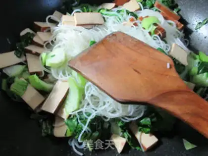 Make Egg-creamed rice noodles step 6