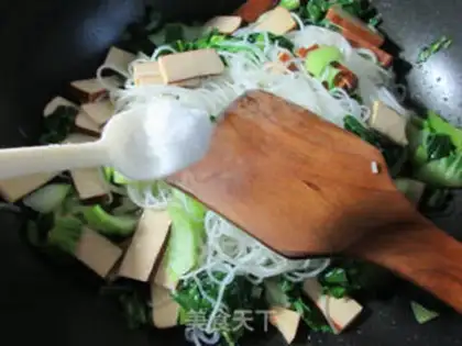 Make Egg-creamed rice noodles step 7