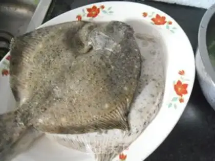 Make Burning onion the fish step 1