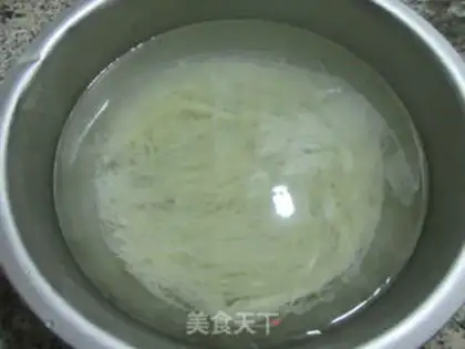 Make ♪ Duck eggs, peas, rice noodles ♪ step 1