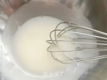 Make Strawberry cream cupcakes step 1
