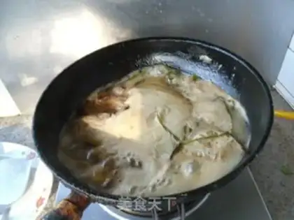 Make Burning onion the fish step 10