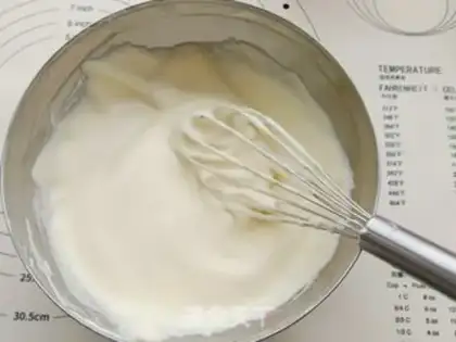 Make Strawberry cream cupcakes step 6