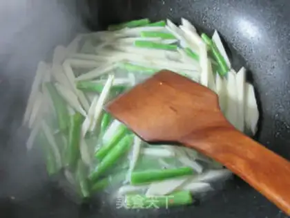 Make ♪ Duck eggs, peas, rice noodles ♪ step 7