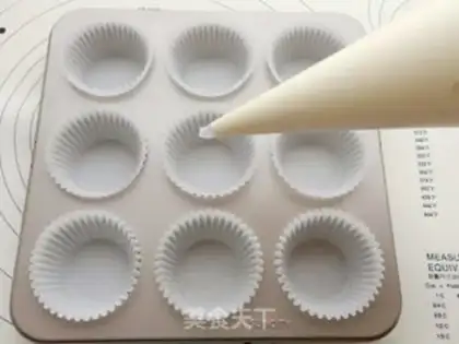 Make Strawberry cream cupcakes step 7