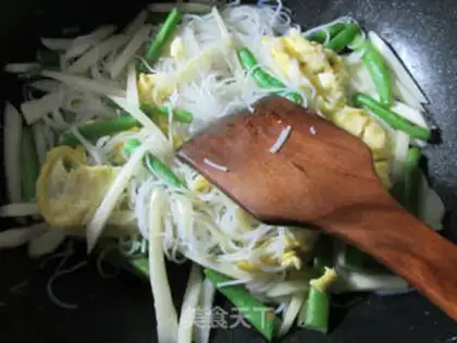 Make ♪ Duck eggs, peas, rice noodles ♪ step 8