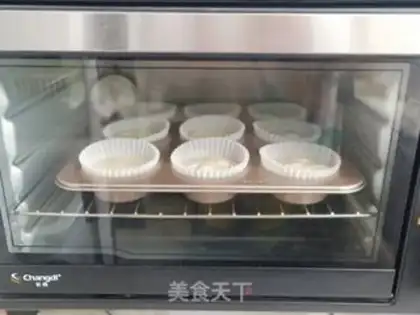 Make Strawberry cream cupcakes step 9