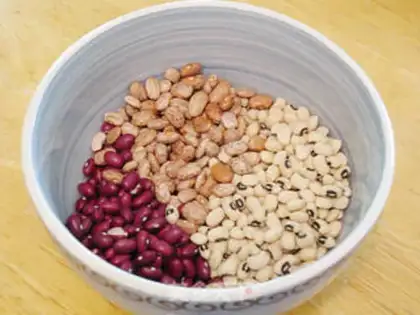 Make Three bean pigbone soup step 1