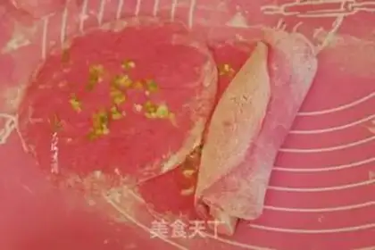 Make Flamingo rose roll step 6