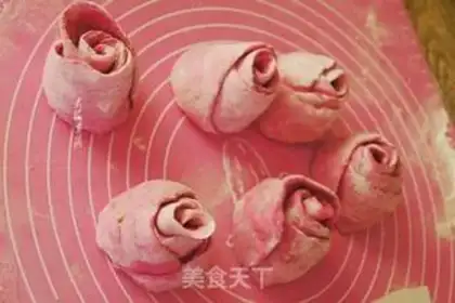 Make Flamingo rose roll step 8