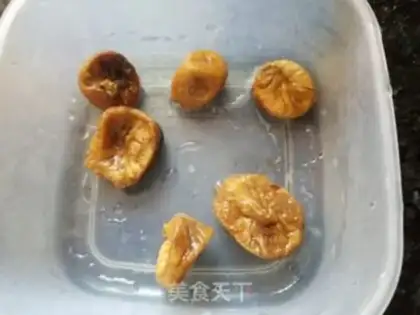 Make Monkey mushroom soup step 2
