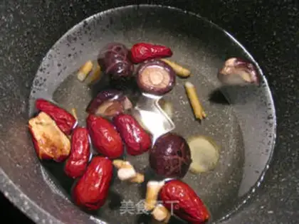 Make Red-tree flag chicken soup step 0