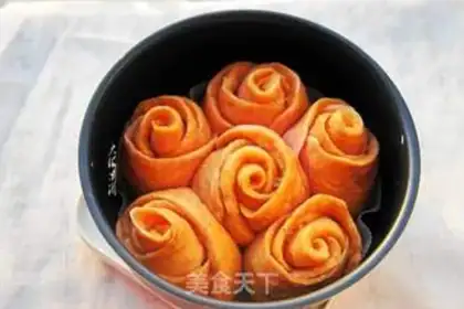 Make Flamingo rose roll step 11