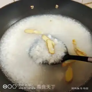 Make Shrimp congee step 1
