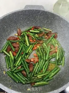 Make Garlic sausages step 2