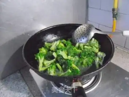 Make Shrimp ball broccoli step 4