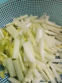Make Celery fried beans step 0