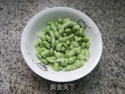 Make Shrimp-flavored soybeans step 1
