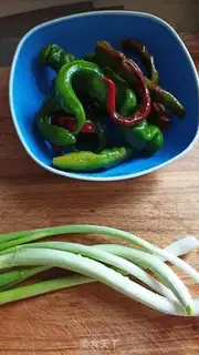 Make Hot pepper onions step 0