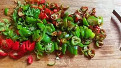 Make Hot pepper onions step 1