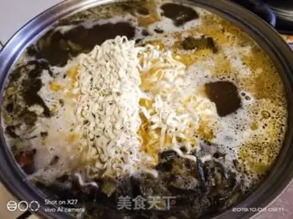 Make Sour duck noodles step 2