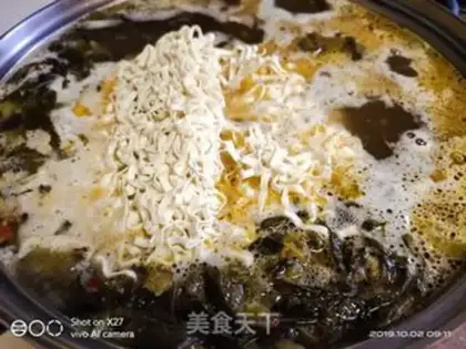 Make Sour duck noodles step 3