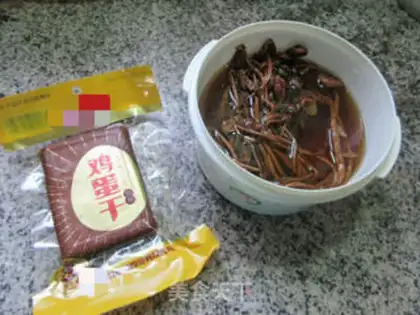 Make Eggs and tea and mushrooms step 0
