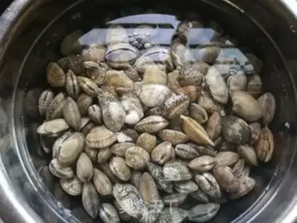 Make Spicy clams step 0