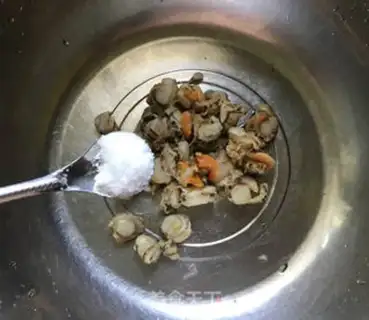 Make Pyramid fried scallops step 2