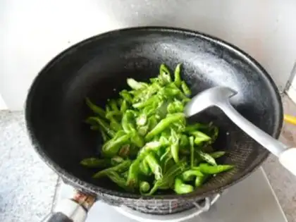 Make Hot peppers for bean skin step 3