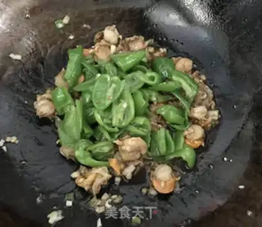 Make Pyramid fried scallops step 9