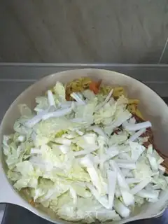 Make Bean-dried cabbage step 7