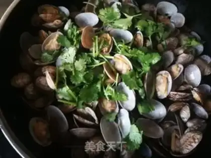Make Spicy clams step 8