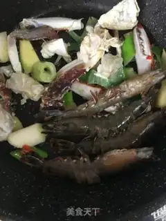 Make Ginger onions fried seafood step 3