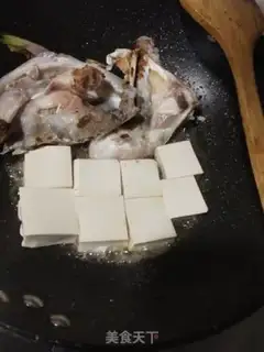 Make Tomato fungus. Fish tofu step 2