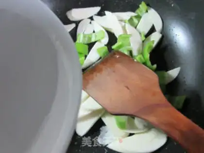 Make Blue pepper, white duck eggs step 5
