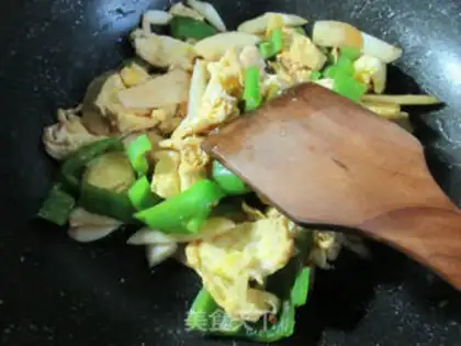 Make Blue pepper, white duck eggs step 10