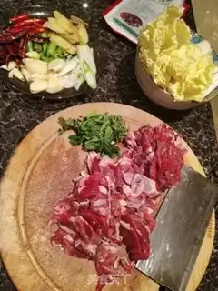 Make Home-cooked beef step 1