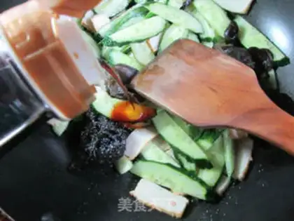 Make Black mollusk tofu cucumber step 7