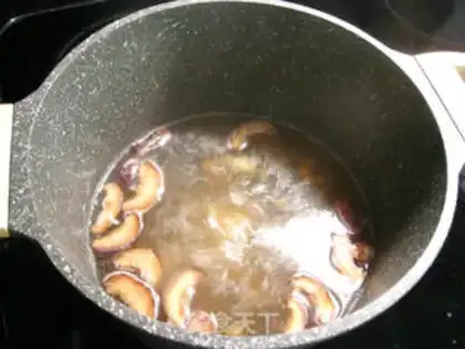 Make Coconut seafood soup step 3