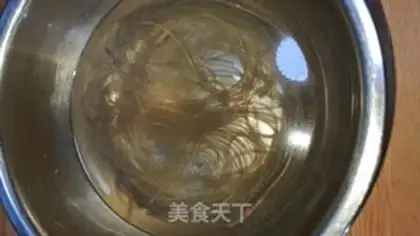 Make A white radish and powdered powder step 0