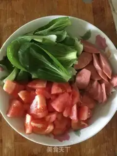 Make Tomato egg noodles step 0