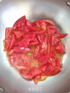 Make Tomato fried cabbage step 2