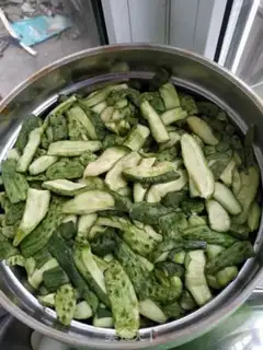 Make cucumber pickles step 4