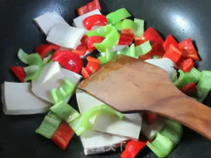 Make Cream pepper fried tofu step 3