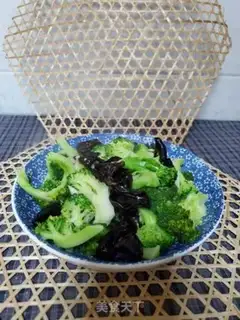 Make The broccoli makes black wood step 5