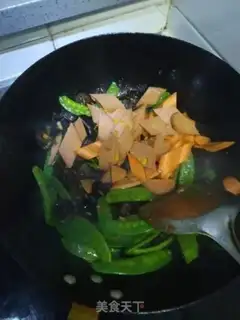Make Dutch beans for wood carrots step 3